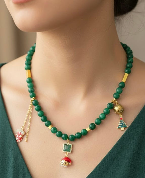 🎅 Festive Beaded Necklace